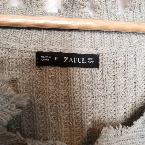 ZAFUL Gray Ripped V-neck Knitted Sweater Pullover OS - Picture 7 of 9